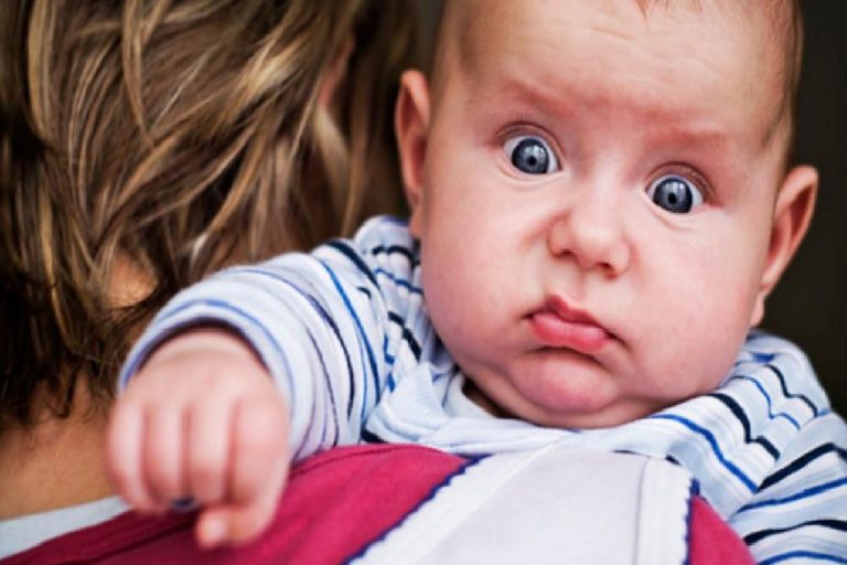 Anne sütü alan bebeklerde kabızlık neden olur? Kabız olunca ne yapılmalı?