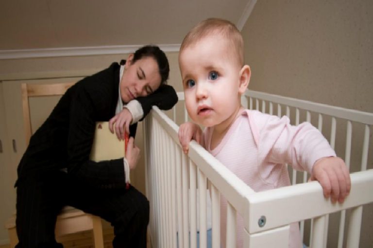 Bebekler neden gece uyuyamaz? Uyumayan bebeğe ne yapılmalı? Bebekler için uyku ilaçları isimleri