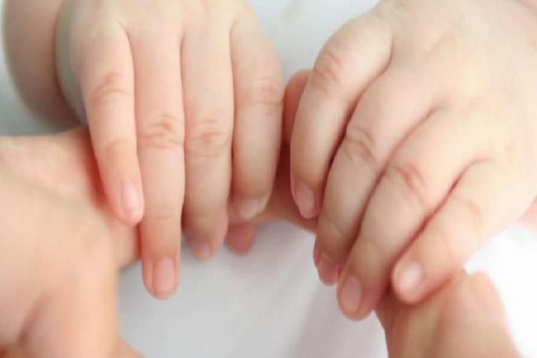Bebeklerin elleri neden soğuk olur? Bebeklerde el ve ayak üşümesi