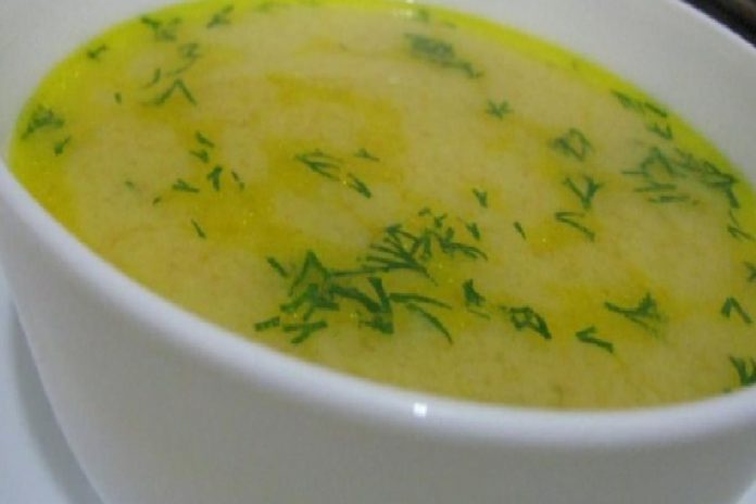 en-kolay-et-suyu-corbasi-nasil-yapilir-et-suyundan-sifali-corba-A5NOKVuF.jpg