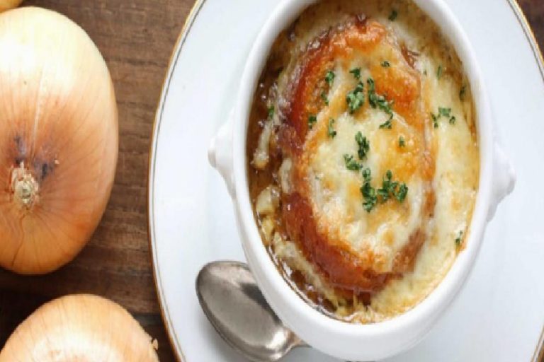 En kolay soğan çorbası nasıl yapılır? Fransız usulü enfes soğan çorbası tarifi