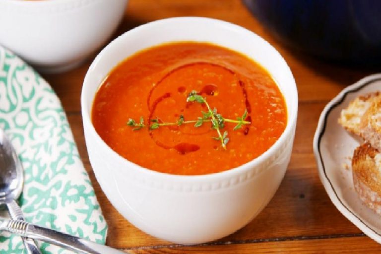 Evde kolay domates çorbası nasıl yapılır?