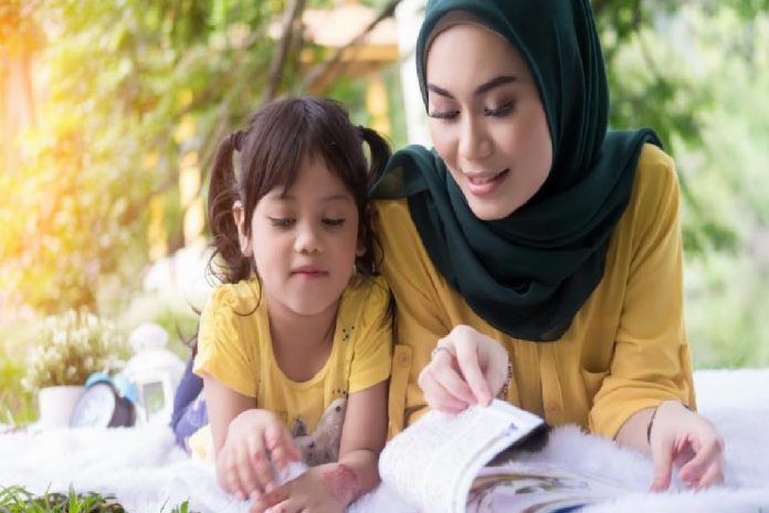 saliha-erdim-kaleme-aldi-kizim-cok-acik-giyiniyor-yaninda-utaniyorum-AEcDVHBg.jpg