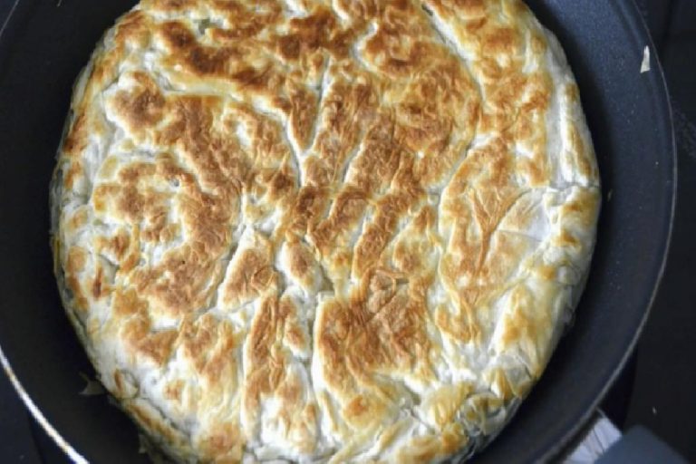 En kolay tavada enfes börek nasıl yapılır? Tavada börek pişirmenin püf noktaları