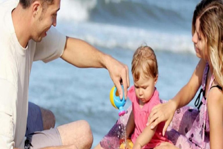 Uzmanlar uyardı: Bebekli aileler tatile giderken dikkat etmeli!